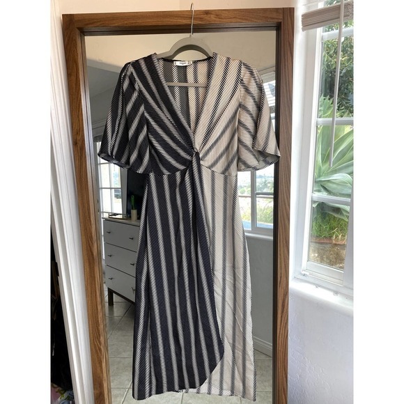mango suit Dresses & Skirts - NWOT Mango Suit Black and White Slip Dress